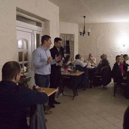 Vulcano Vendeghaz Hotel Mesteri Екстериор снимка