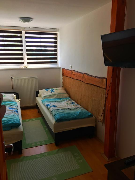 Vulcano Vendeghaz Hotel Mesteri Екстериор снимка