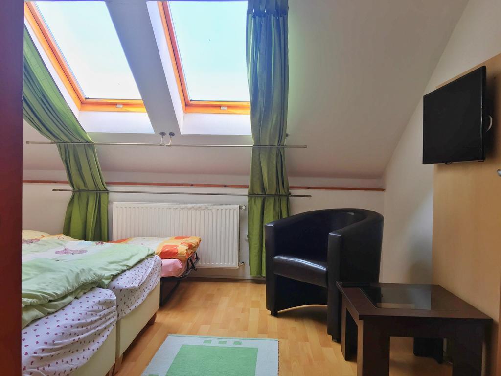 Vulcano Vendeghaz Hotel Mesteri Екстериор снимка